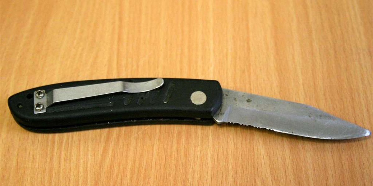 Policja szuka nożownika, który w szkole dźgnął kolegę