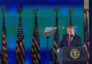Predsednik Donald Tramp govori na Nacionalnom memorijalu Maunt Rašmor u petak, 3. jula 2026. godine, blizu Kistouna u Južnoj Dakoti. 