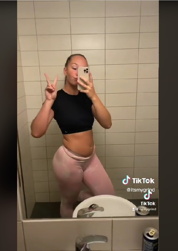 Charlotte ukázala, čo všetko môže zmeniť správne pózovanie.