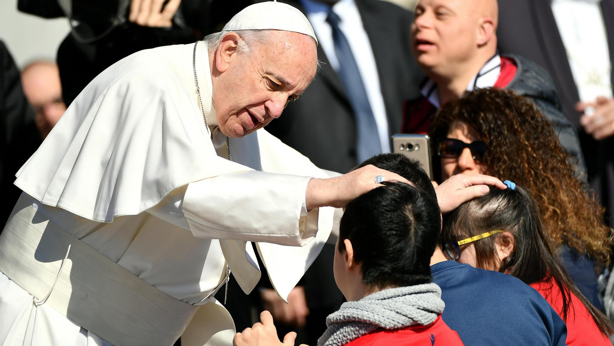 Papież Franciszek zaapelował podczas audiencji generalnej o ochronę ludności cywilnej Iraku, zwłaszcza w zachodniej części Mosulu, a także uchodźców. To pilny obowiązek – dodał wzywając do modlitwy o pokój i pojednanie w tym kraju.