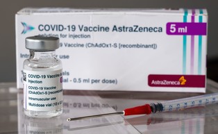 AstraZeneca: nie uznajemy kompromisów w kwestii bezpieczeństwa szczepionki na COVID-19