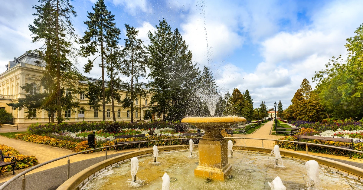 Do najpopularniejszego uzdrowiska w Polsce dojedziemy pociągiem. Seniorzy zapłacą 4 zł