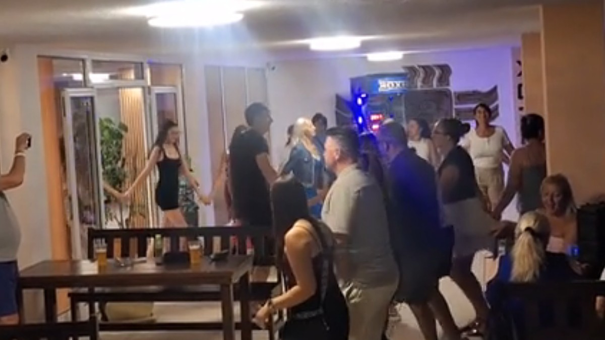 Srbi i Rumuni zaigrali Užičko kolo