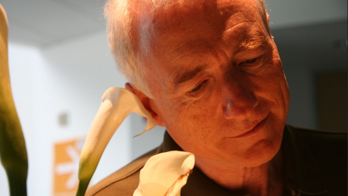 Larry Tesler, amerykański programista, który pracował dla Xerox PARC, Apple, Amazon i Yahoo! zmarł w poniedziałek w wieku 74 lat - poinformował Xerox na Twitterze. Stworzył m.in. polecenia "kopiuj-wklej" i "znajdź-zamień" .