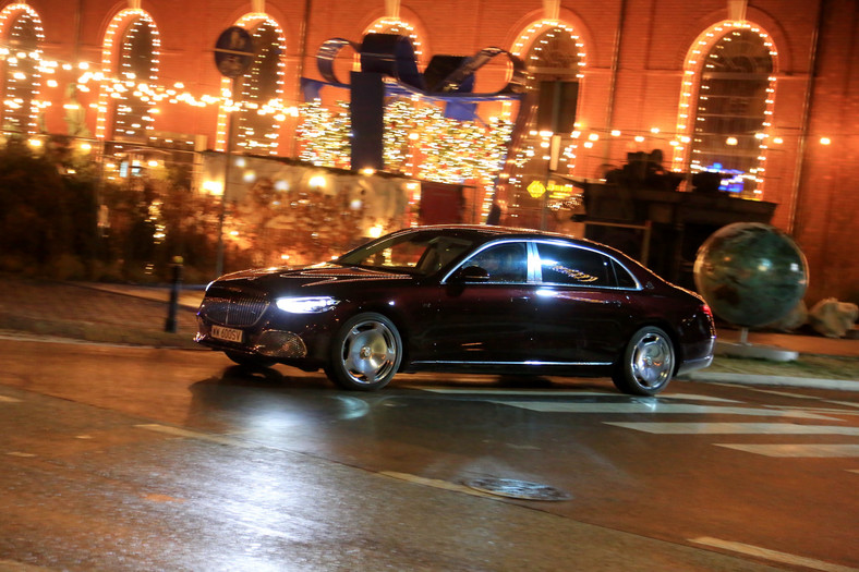 Mercedes-Maybach S680 (2021 r., generacja Z 223)