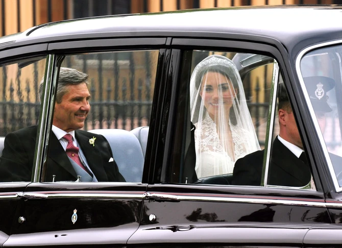 Kejt Midlton sa ocem na svom venčanju 2011. u Londonu