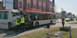 Dramatyczny wypadek w Rzeszowie. Ponad 20 osób rannych w zderzeniu autobusów