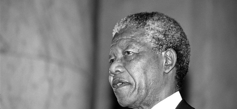 Nelson Mandela wyszedł ze szpitala. Nadal jest w stanie krytcznym