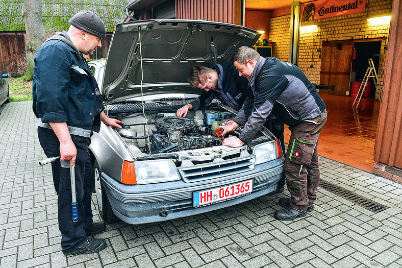 Opel Kadett E sedan za 3990 euro