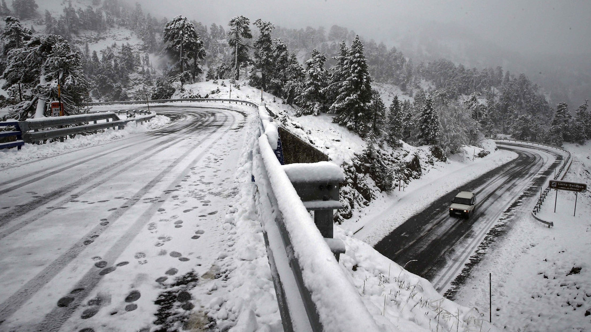 SPAIN WEATHER WINTER (Snow in the Pyrenees)