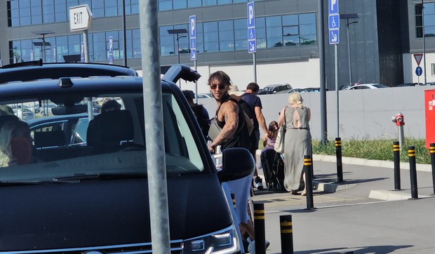Vojaž i Gudelj na aerodromu
