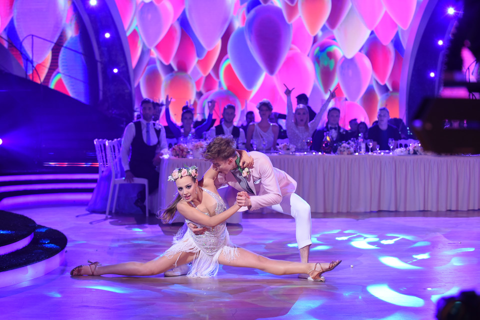 "Taniec z gwiazdami": najpiękniejsze i najzabawniejsze zdjęcia weselnego odcinka