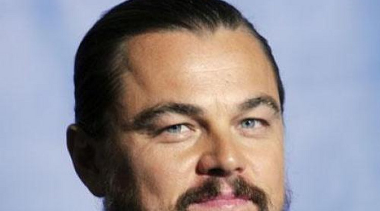 DiCaprio 3 milliós táskával puncsol a mamának 