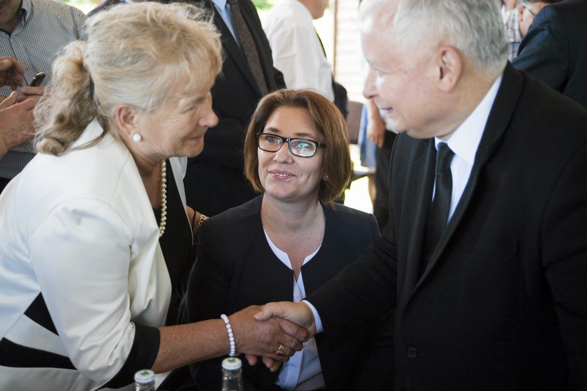 Posiedzenie klubu PiS w Strachocinie. Tak bawią się posłowie!