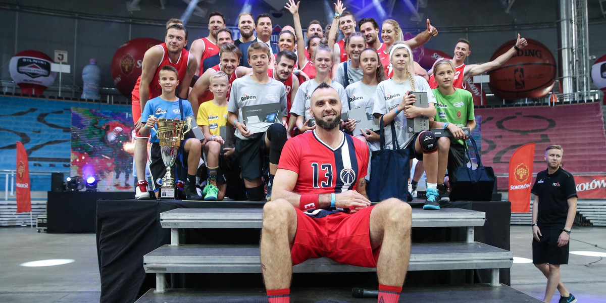 Marcin Gortat zapłacił dzieciom za kolonie w USA