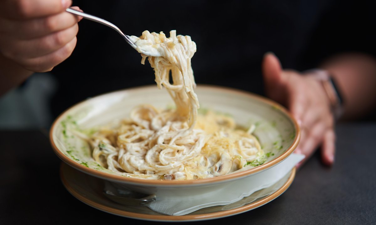 Makaron a poziom cukru we krwi. Dietetyczka zwraca uwagę na istotną rzecz