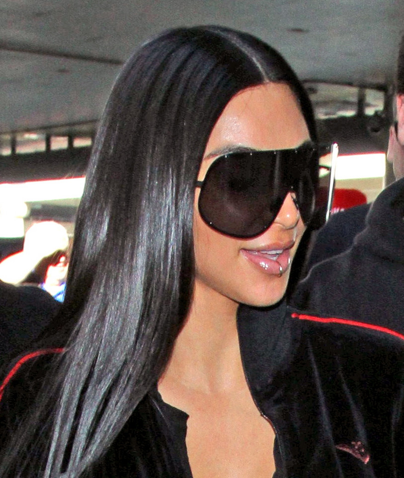 Kim Kardashian z kolczykiem na wardze. Hit czy kit?