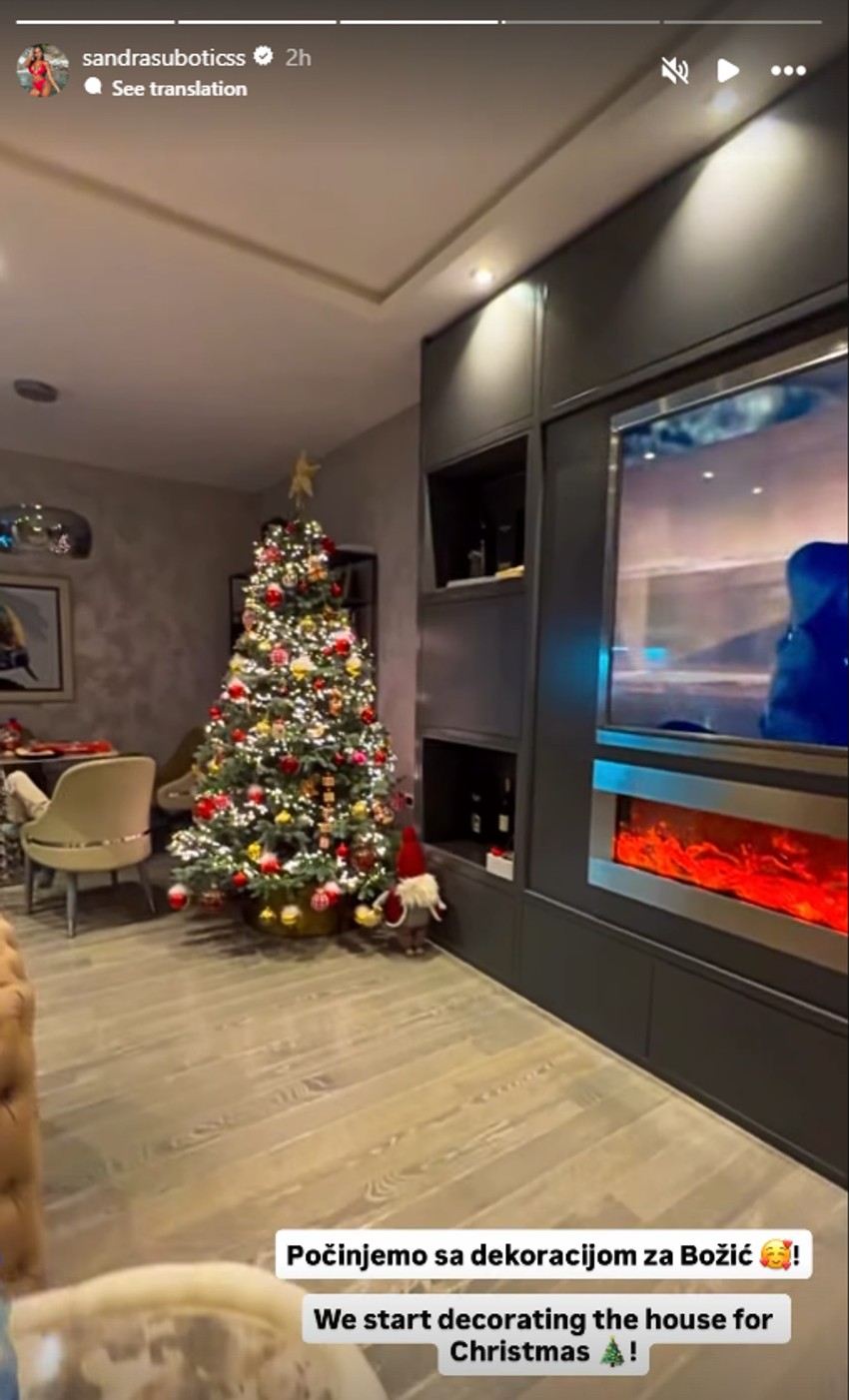 Aleksandra otvorila vrata doma