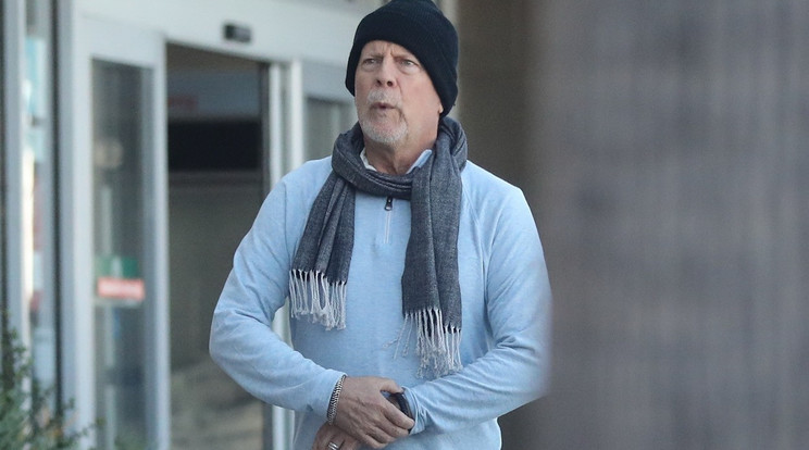 Először fotózták le Bruce Willist amióta kiderült, hogy demenciával küzd /Fotó: Profimedia