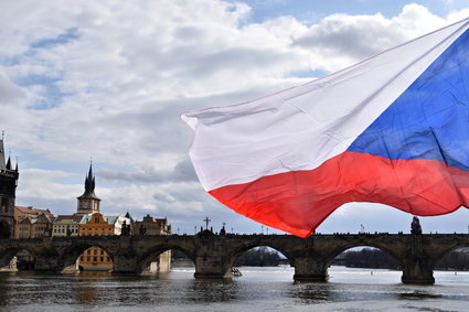 Czechy już tam są. Polska pozostaje w tyle. To wpłynie na notowania walut