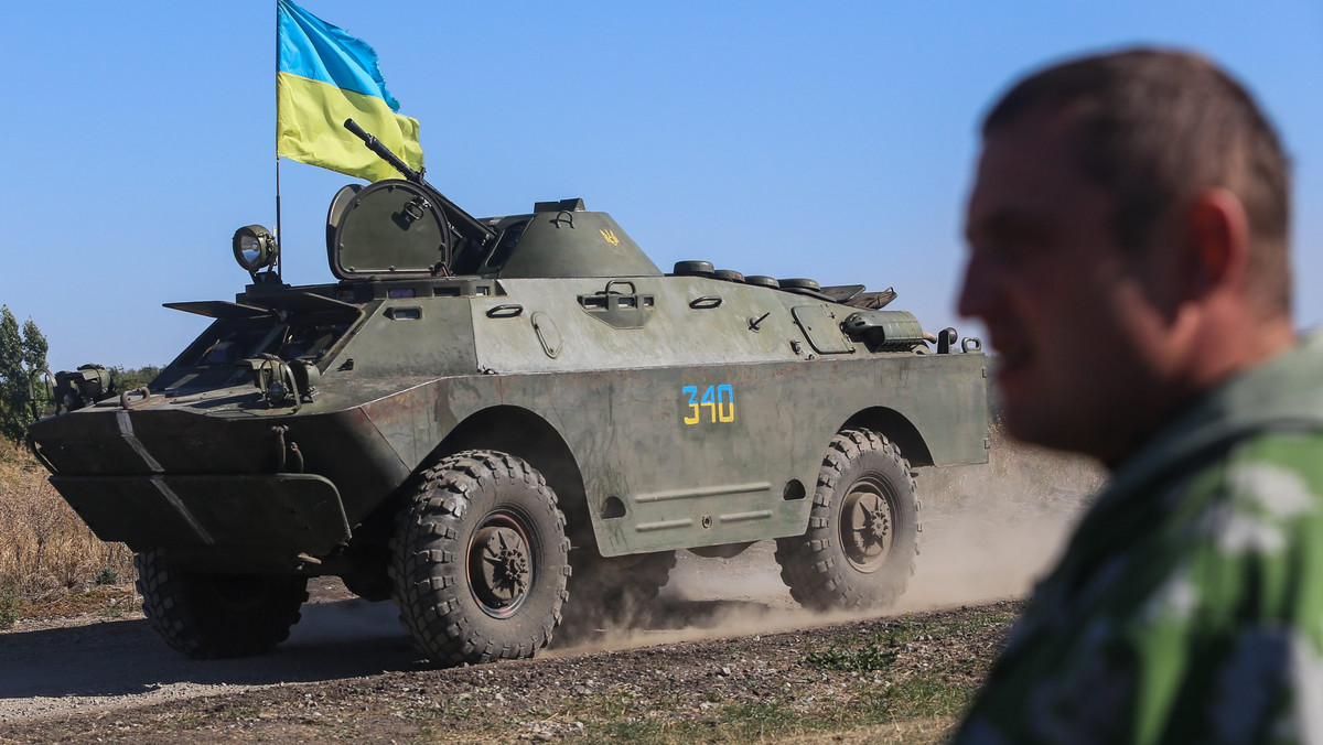 Ukraińskie wojska wycofają się na 15 km od zajmowanych obecnie pozycji dopiero po przerwaniu ognia i pod warunkiem, że taki sam krok uczyni strona przeciwna – oświadczył dzisiaj rzecznik ukraińskiej Rady Bezpieczeństwa Narodowego i Obrony, Andrij Łysenko.