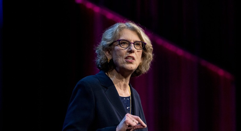 Economist Juliet Schor discusses four-day workweeks at the TED2022 conference.