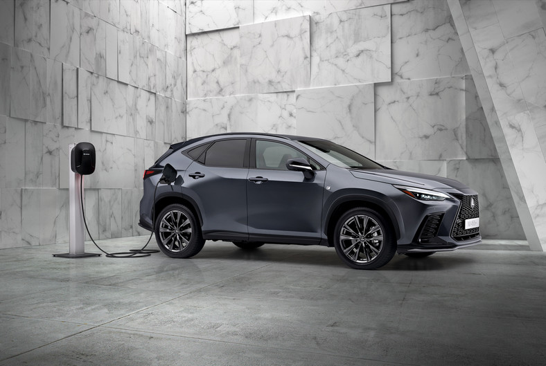 Lexus NX 450h