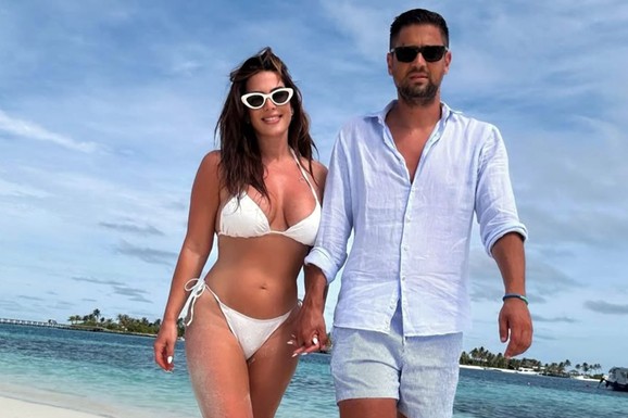 POZNATA VODITELJKA LJUŠTI KROMPIR NA SALAŠU I SPREMA KOBASICE Udata je za bogatog biznismena, a sad oduševila kakva je domaćica