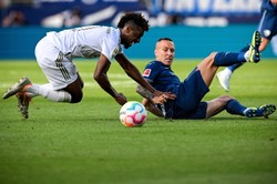 Liga niemiecka. Bayern znów gromi, debiut Góralskiego