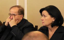 Zjednoczona Prawica broni fundacji Rydzyka. "Jesteśmy zaniepokojeni"