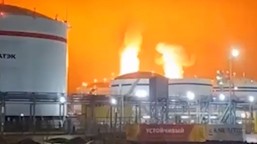 roje dronów ukrainy uderzyły nad bałtykiem. płonie kluczowy port rosji