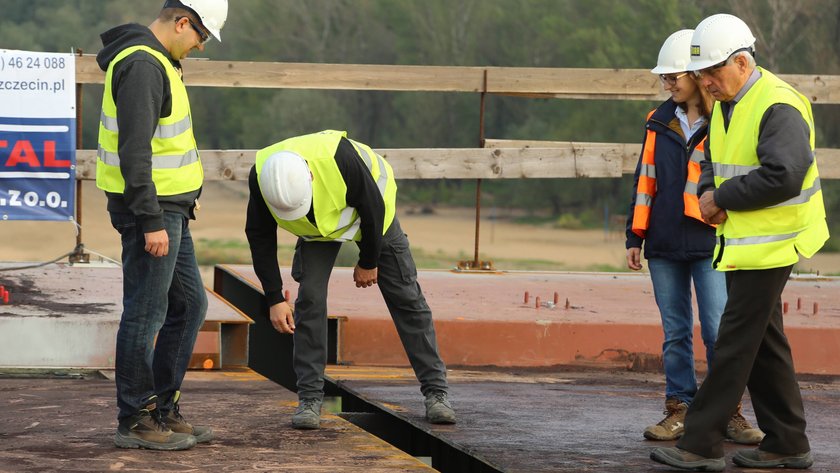 Dwa brzegi stolicy znów połączone Mostem Łazienkowskm