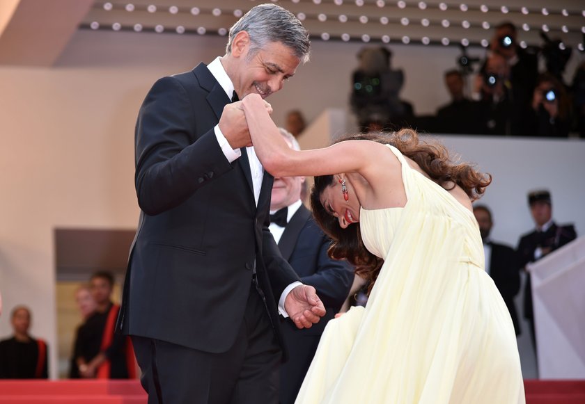 Amal Clooney w Cannes. Wiatr spłatał jej figla!