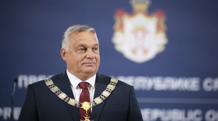 Orbán Viktor kormányfő, miután átvette a Szerb Köztársaság Érdemrendje kitüntetést Aleksandar Vucic szerb elnöktől a belgrádi elnöki hivatalban 2022. szeptember 16-án./Fotó: MTI/Miniszterelnöki Sajtóiroda/Benko Vivien Cher