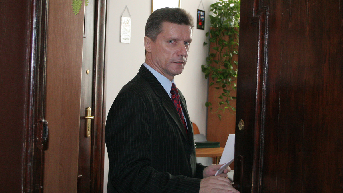 28 lutego tuż po godzinie 6, na wniosek prokuratury okręgowej w Białymstoku, zatrzymany został prezydent miasta Olsztyna Czesław Małkowski.