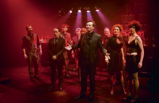 „Szkoda, że jest nierządnicą” to piekielnie atrakcyjna opowieść