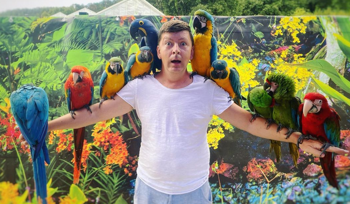 Moderátor a zabávač Andrej Bičan. 