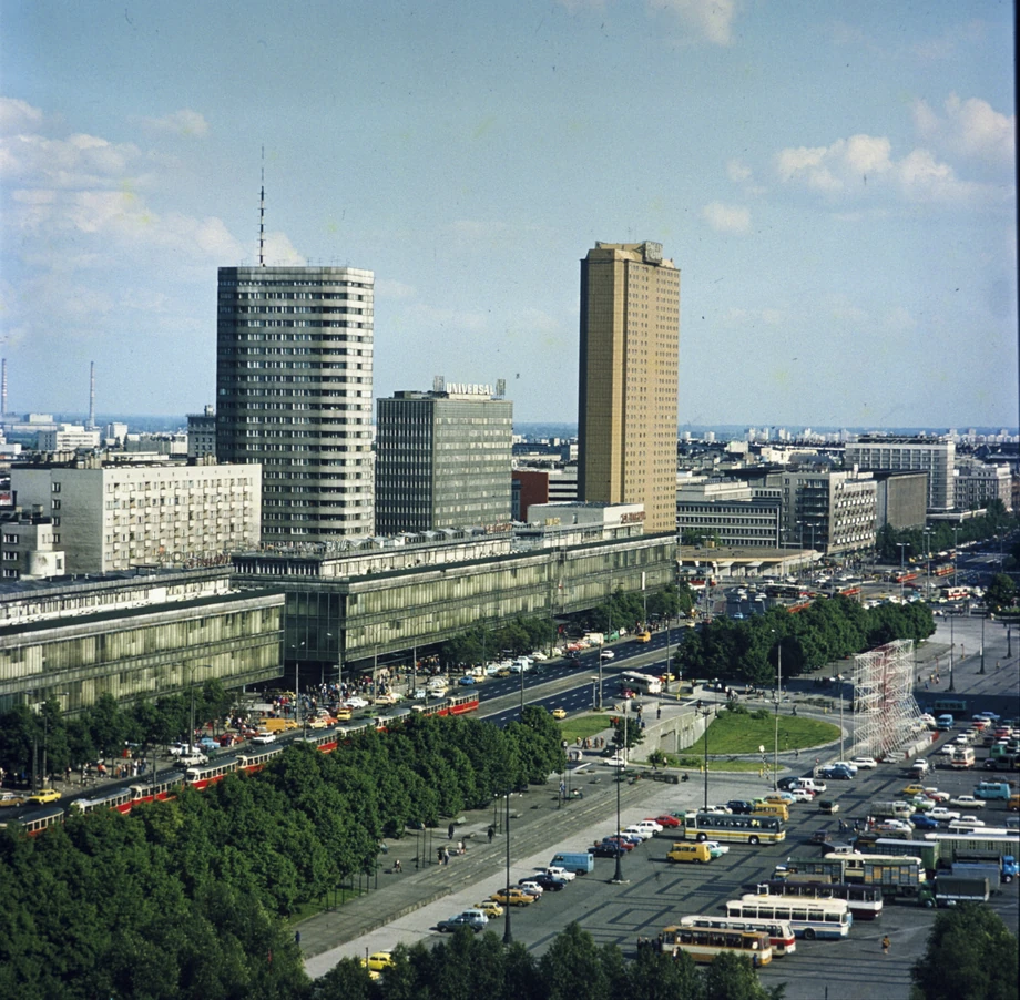 Ściana Wschodnia i Domy Towarowe Centrum przy ul. Marszałkowskiej