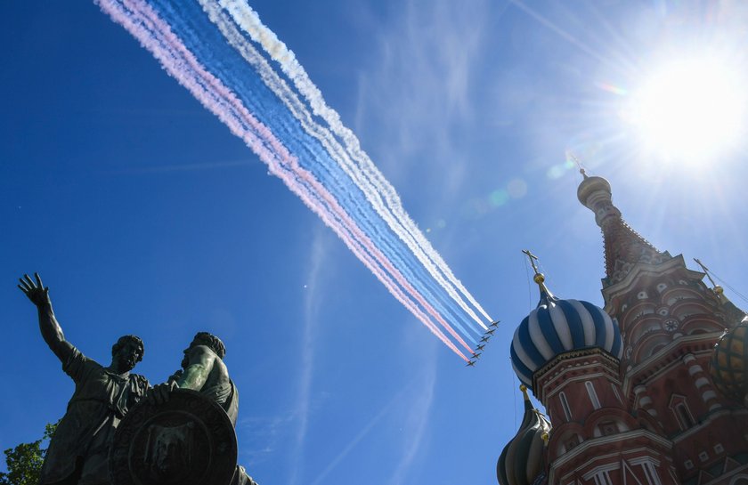 Russian President Putin, PM Medvedev and Israeli PM Netanyahu attend the Victory Day parade at Red S