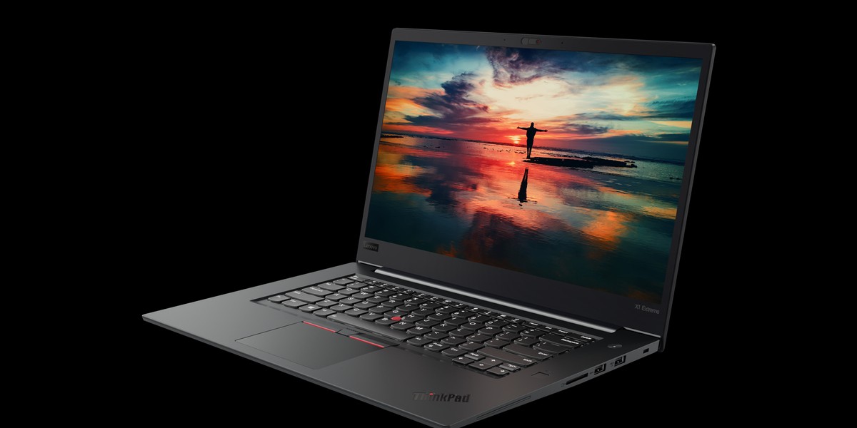 Lenovo ThinkPad X1 Extreme to sprzęt oferujący ogromną moc obliczeniową i bardzo szerokie możliwości działania nie tylko pod kątem obowiązków służbowych