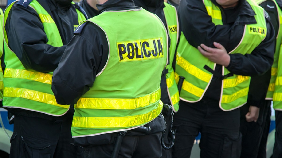 W jednym z brzeskich mieszkań policjanci wspólnie z celnikami znaleźli broń, amunicję i kilogram narkotyków. Jak podaje "Gazeta Wyborcza", w akcji brał udział specjalnie wyszkolony pies Graffi, który znalazł blisko kilogram marihuany.