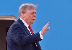 Donald Tramp kreće za Ajlasku sa avionom Air Force One