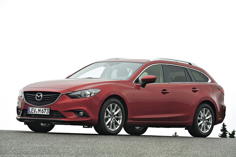 Mazda 6 kontra Hyundai i40, Renault Laguna, Opel Insignia i Ford Mondeo: porównanie pięciu kombi klasy średniej
