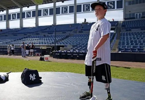 Urodził się bez dłoni i nóg. Na jeden dzień stał się gwiazdą baseballa