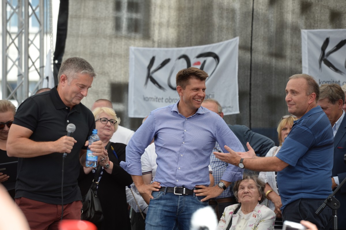Środowiska opozycyjne zadeklarowały w niedzielę także powstanie "koalicji prodemokratycznej"