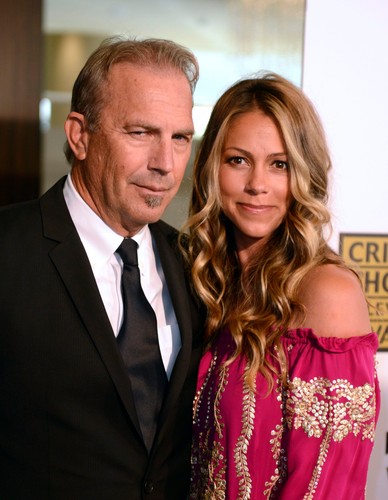 Kevin Costner z żoną Christine Baumgartner