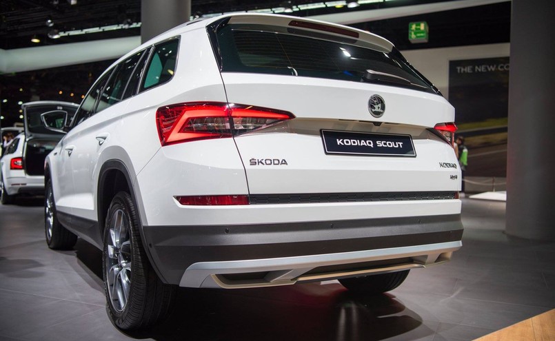 Skoda Kodiaq Scout jest seryjnie wyposażana w pakiet na bezdroża, tryb jazdy Offroad oraz napęd na cztery koła