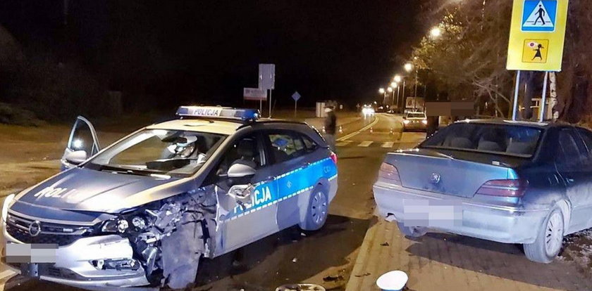 Policjant nie miał szans, by zauważyć auto. Dramat pod Nakłem