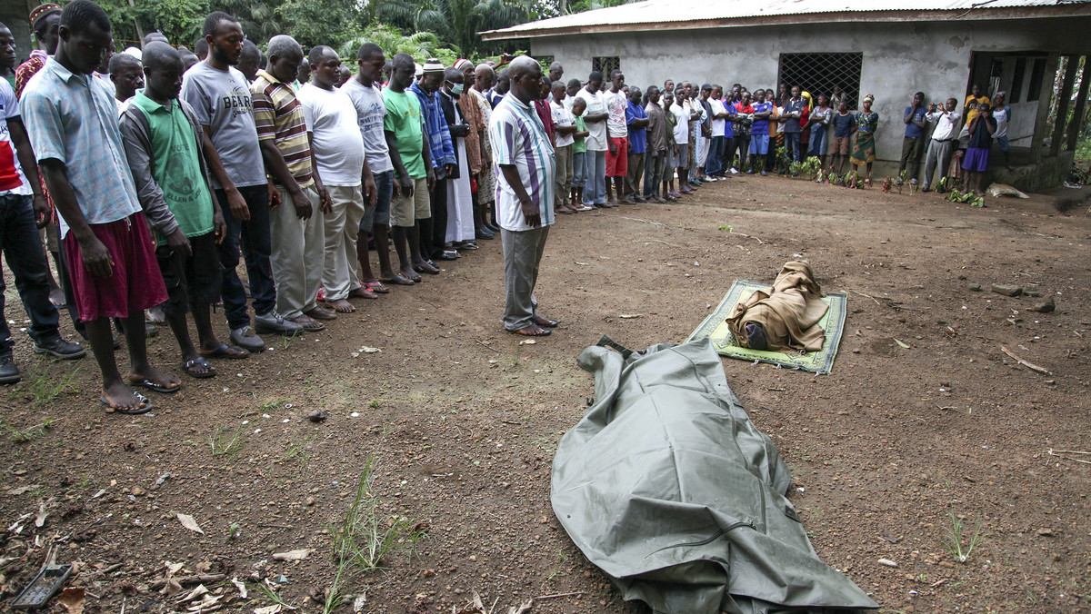 Światowa Organizacja Zdrowia (WHO) poinformowała dziś, że liczba ofiar epidemii wirusa Ebola w Afryce Zachodniej wzrosła do 961 osób. Odnotowano też 68 nowych przypadków zachorowań, co oznacza, że liczba osób zarażonych wynosi teraz 1779.