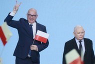 Jarosław Kaczyński i Joachim Brudziński podczas wieczoru wyborczego PiS